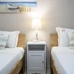 Apartment Retreat - 2br With Terrace & Ac *