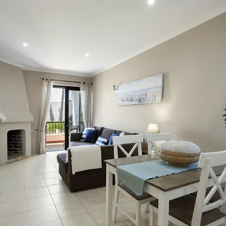 Retreat - 2br With Terrace & Ac Apartment *