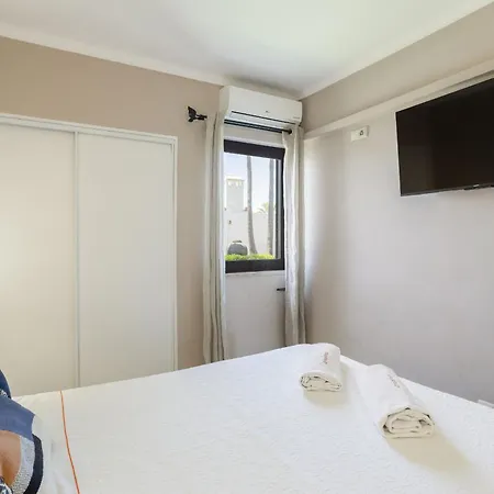 Apartment Retreat - 2br With Terrace & Ac